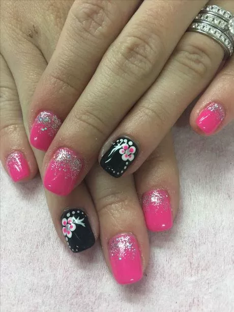 pink-and-black-short-nails-27-2 Unghii scurte roz și negre