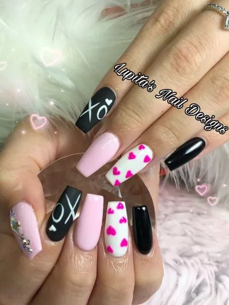 pink-and-black-valentine-nails-33_15-8 Roz și negru valentine unghii
