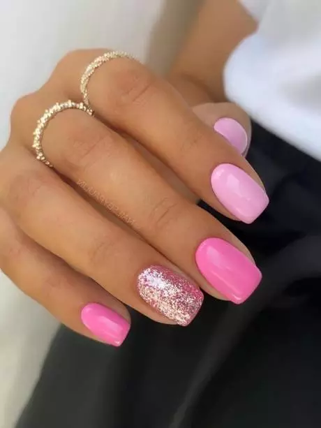pink-and-glitter-nails-short-15-1 Unghii roz și sclipici scurte