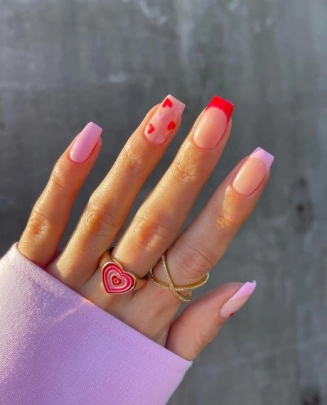 pink-and-red-french-tip-nails-02_15-9 Unghii roz și roșii cu vârf francez