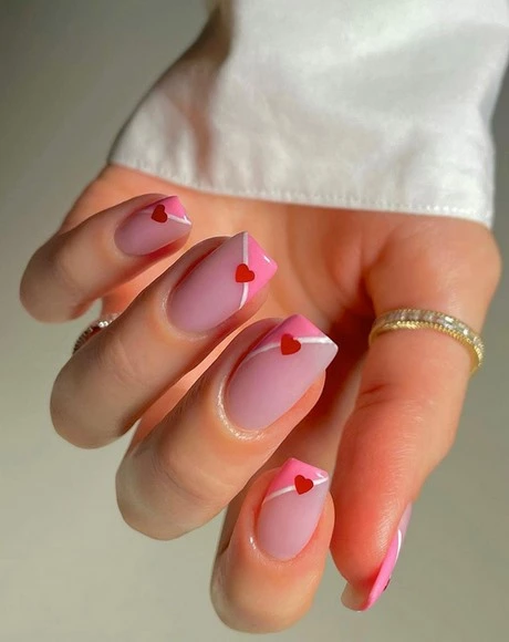 pink-and-red-french-tip-nails-02_5-15 Unghii roz și roșii cu vârf francez