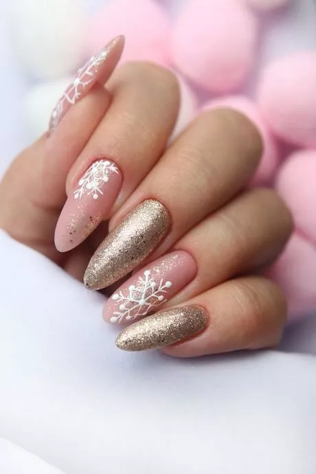 pink-and-silver-christmas-nails-10-1 Unghii de Crăciun roz și argintiu