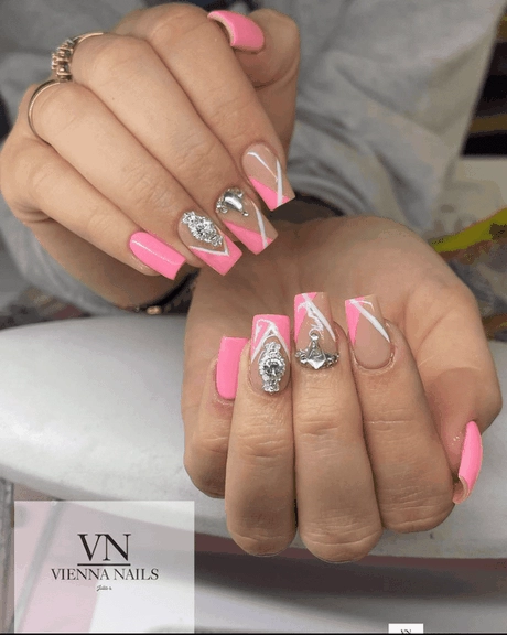 pink-and-silver-nail-ideas-23-2 Idei de unghii roz și argintiu