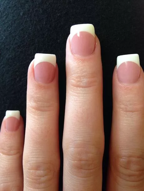 pink-and-white-acrylic-nails-short-46_10-3 Unghii acrilice roz și alb scurte