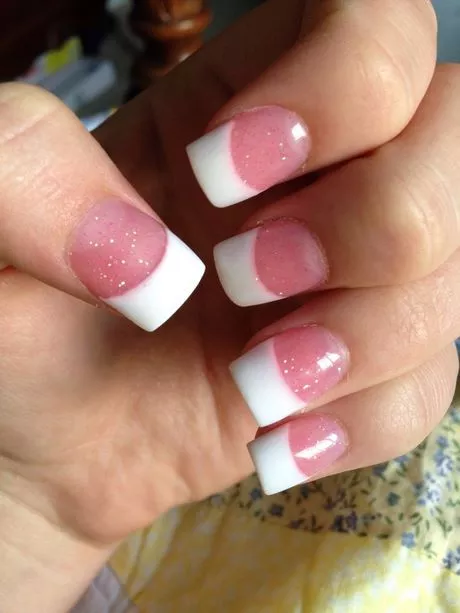 pink-and-white-french-tip-acrylic-nails-21_7-15 Unghii acrilice cu vârf francez roz și alb