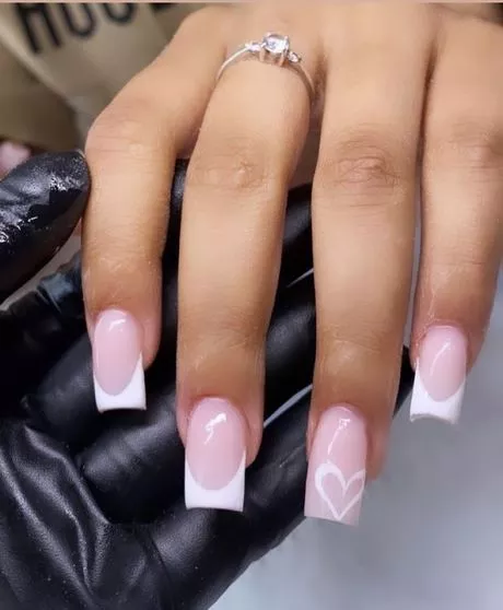 pink-and-white-french-tip-acrylic-nails-21_8-16 Unghii acrilice cu vârf francez roz și alb