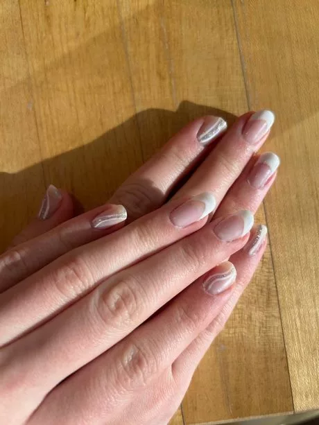 pink-and-white-french-tip-with-glitter-91-1 Sfat francez roz și alb cu sclipici