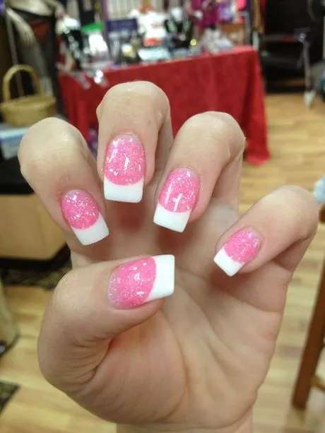 pink-and-white-french-tip-with-glitter-91_11-5 Sfat francez roz și alb cu sclipici