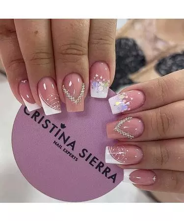 pink-and-white-french-tip-with-glitter-91_13-7 Sfat francez roz și alb cu sclipici