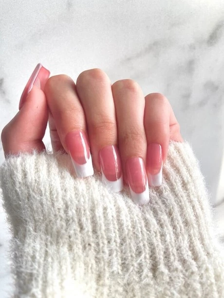 pink-and-white-french-tip-with-glitter-91_5-13 Sfat francez roz și alb cu sclipici