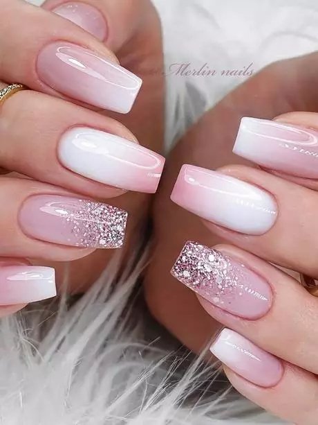 pink-and-white-nails-with-diamonds-45-2 Unghii roz și albe cu diamante