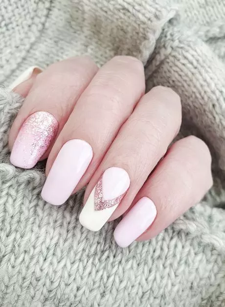 pink-and-white-nails-with-glitter-96-1 Unghii roz și albe cu sclipici