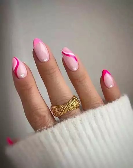 pink-and-white-nails-with-glitter-96_12-5 Unghii roz și albe cu sclipici