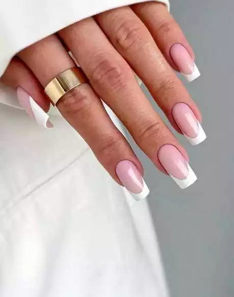 pink-and-white-nails-with-glitter-96_14-7 Unghii roz și albe cu sclipici