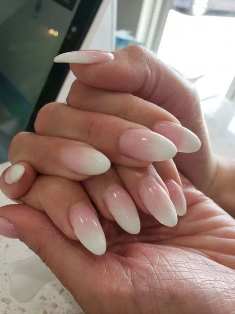 pink-and-white-ombre-nails-almond-40-2 Roz și alb ombre unghii migdale