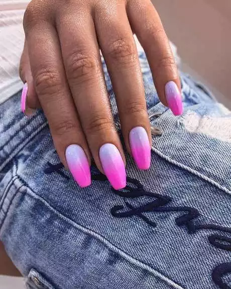 pink-and-white-ombre-nails-short-50_12-5 Unghii ombre roz și alb scurte