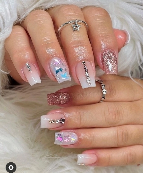 pink-and-white-ombre-nails-with-design-23_2-11 Unghii ombre roz și alb cu design