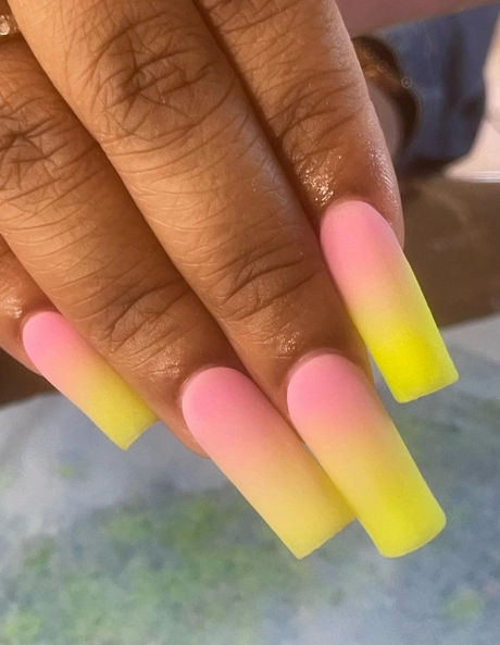 pink-and-yellow-ombre-nails-73_3-13 Unghii ombre roz și galben