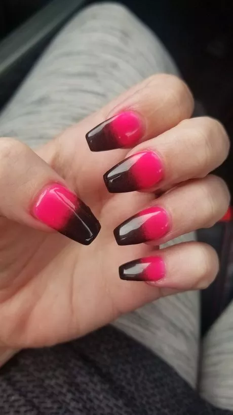 pink-black-ombre-nails-39_15-8 Unghii roz negru ombre