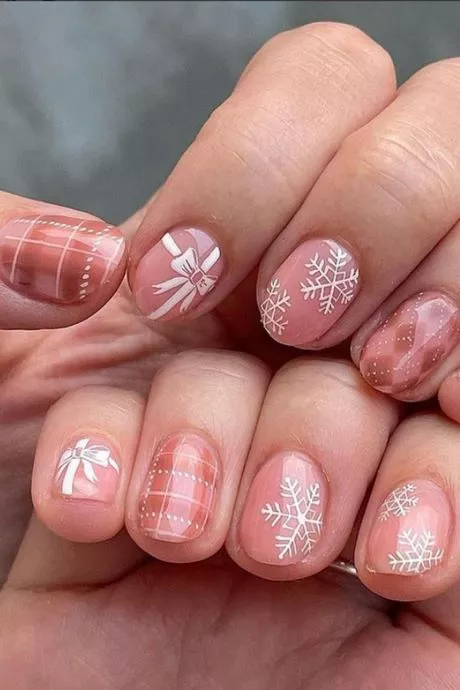 pink-christmas-nails-short-97_12-5 Unghii roz de Crăciun scurte