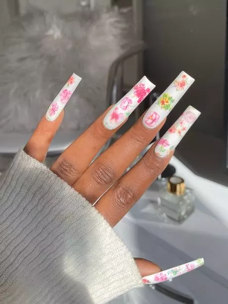pink-flower-acrylic-nails-29_9-15 Unghii acrilice cu flori roz