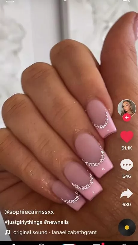pink-french-tip-nails-with-diamonds-09_11-5 Unghii roz cu vârf francez cu diamante