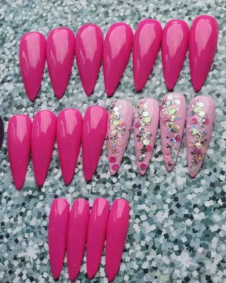 pink-glitter-stiletto-nails-21_6-10 Unghii stiletto cu sclipici roz