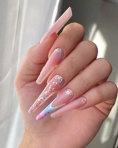 pink-glitter-stiletto-nails-21_8-12 Unghii stiletto cu sclipici roz