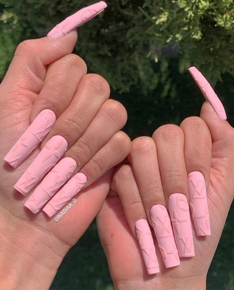 pink-louis-vuitton-nails-74_2-12 Unghii roz louis vuitton