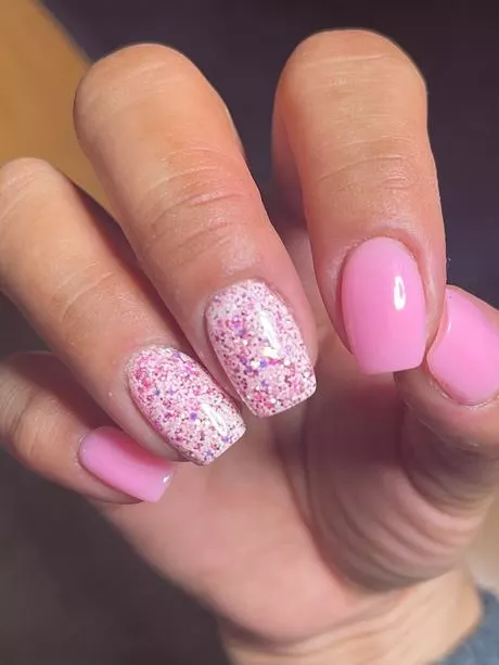 pink-nails-pictures-20_3-12 Unghii roz poze