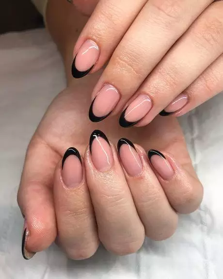 pink-nails-with-black-french-tips-84_4-12 Unghii roz cu vârfuri franceze negre