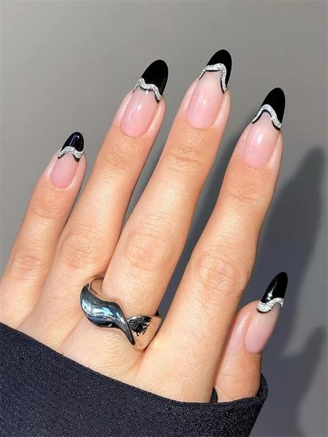 pink-nails-with-black-french-tips-84_7-16 Unghii roz cu vârfuri franceze negre