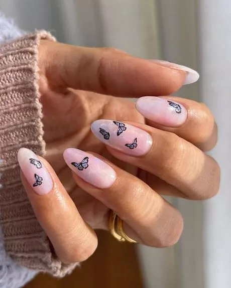 pink-nails-with-butterfly-design-70-1 Unghii roz cu design fluture