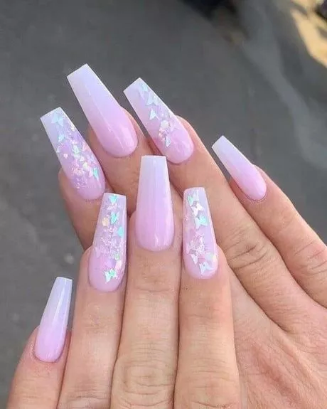 pink-nails-with-butterfly-design-70_3-8 Unghii roz cu design fluture