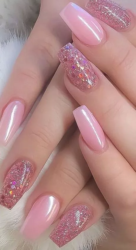 pink-nails-with-glitter-design-87-2 Unghii roz cu design sclipici