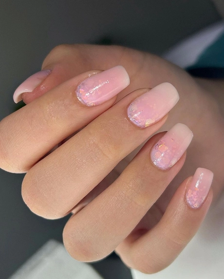 pink-nails-with-glitter-design-87_2-10 Unghii roz cu design sclipici