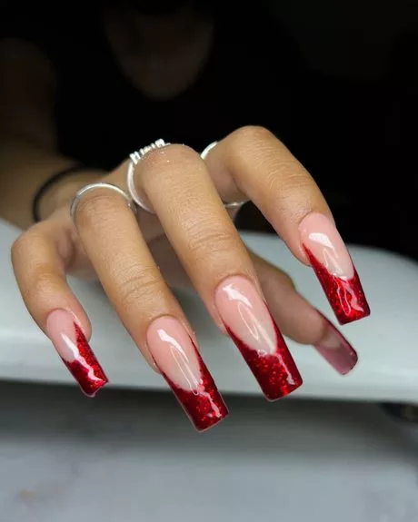 pink-nails-with-red-french-tip-51_3-11 Unghii roz cu vârf roșu francez