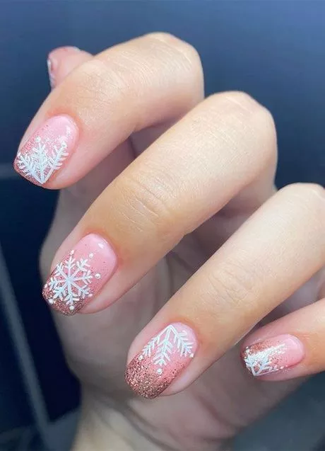 pink-nails-with-snowflakes-61_8-18 Unghii roz cu fulgi de zăpadă