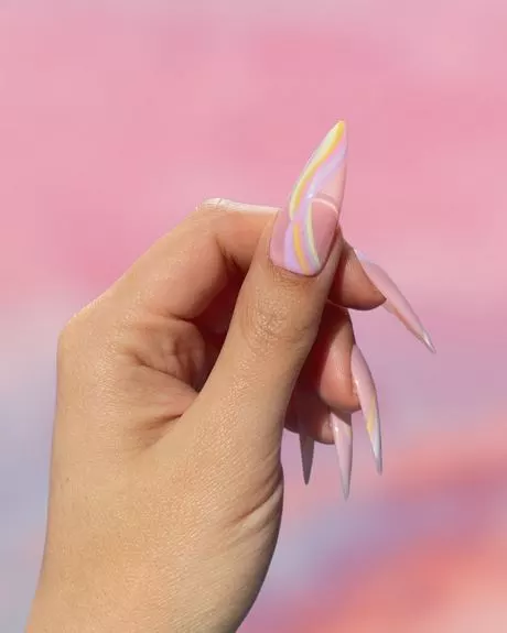 pink-nails-with-swirls-81_8-16 Unghii roz cu vârtejuri