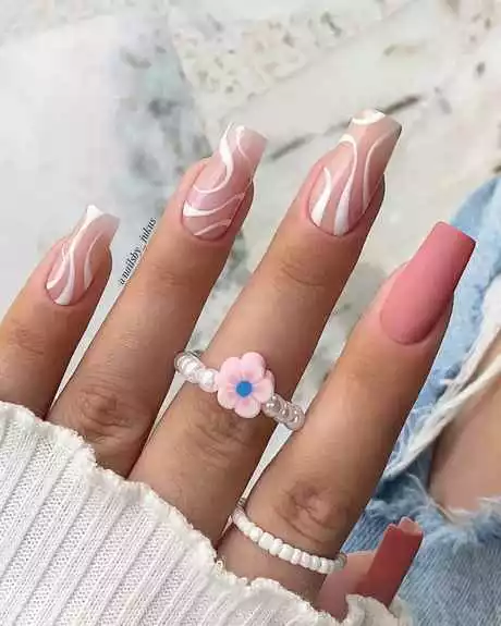 pink-nails-with-white-swirls-99_10-4 Unghii roz cu vârtejuri albe