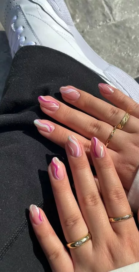 pink-nails-with-white-swirls-99_14-8 Unghii roz cu vârtejuri albe