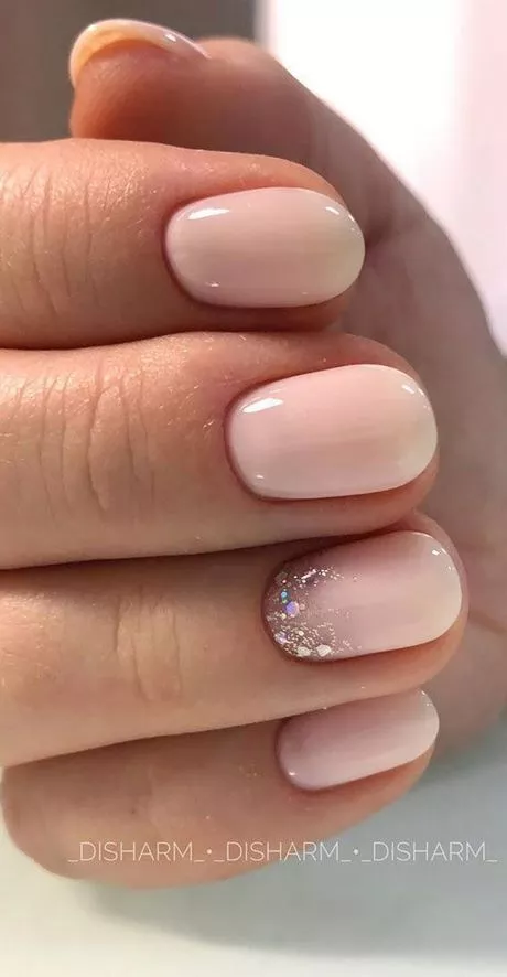 pink-neutral-nails-85_15-8 Unghii neutre roz