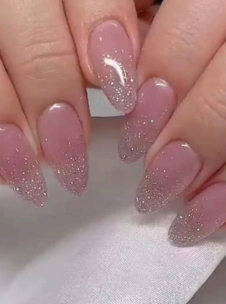 pink-ombre-almond-nails-74-2 Unghii de migdale roz ombre