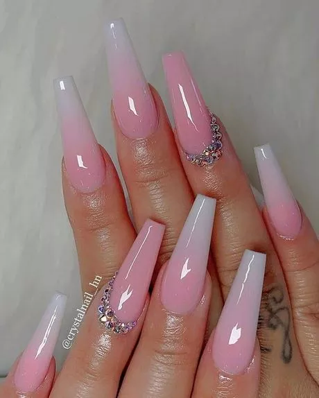 pink-ombre-nails-with-rhinestones-15-2 Unghii Ombre roz cu strasuri