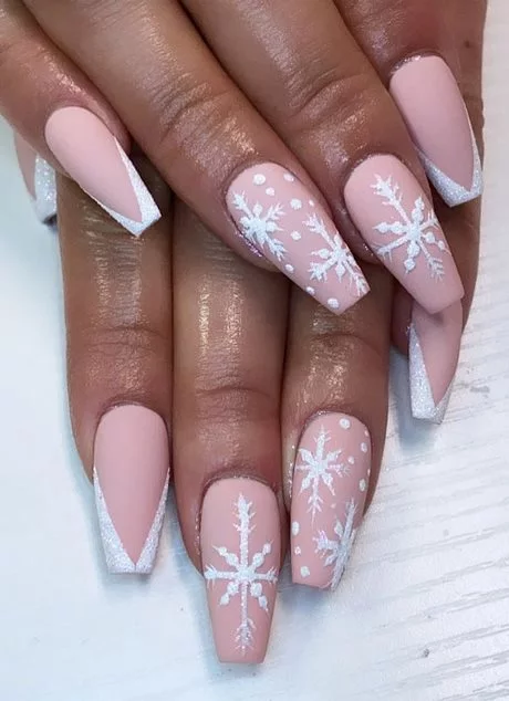 pink-snowflake-nails-90-1 Unghii roz cu fulgi de zăpadă