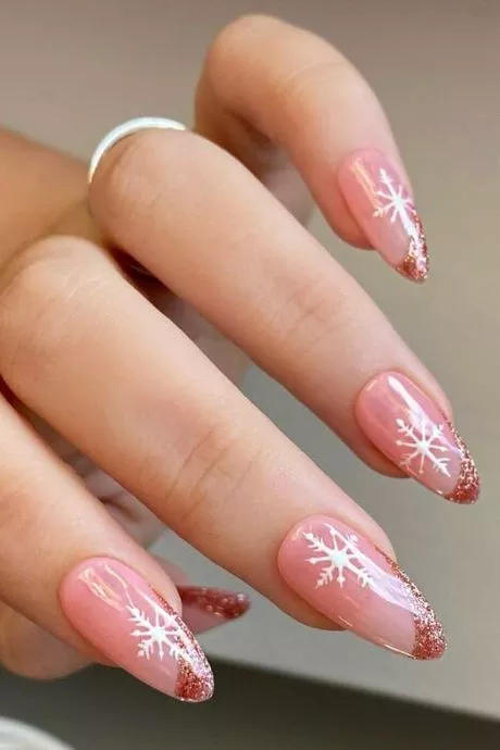 pink-snowflake-nails-90_15-7 Unghii roz cu fulgi de zăpadă