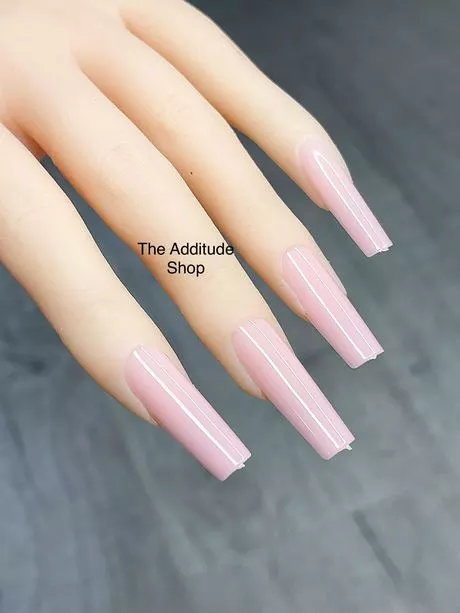 pink-tapered-square-nails-29_5-15 Unghii pătrate conice roz