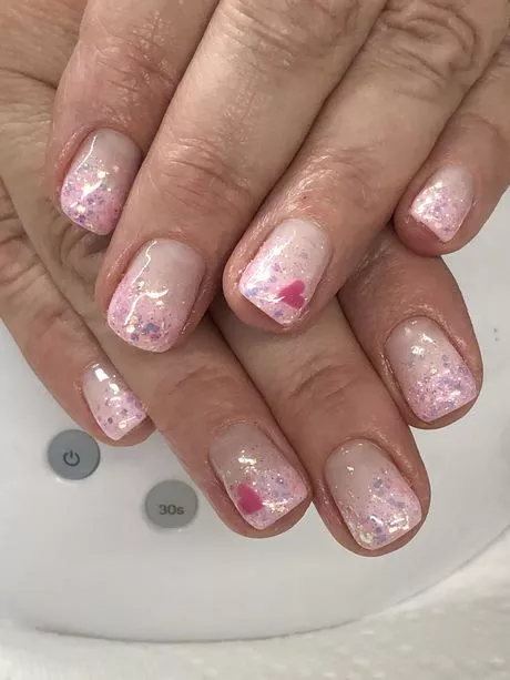 pink-valentine-nail-designs-80_5-14 Modele de unghii roz valentine