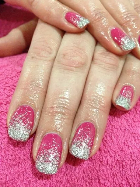 pink-white-silver-nails-22_13-5 Unghii roz alb argintiu