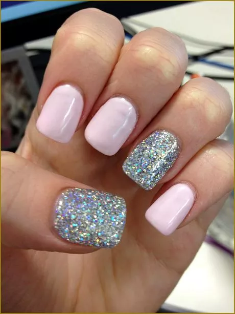 pink-white-silver-nails-22_18-10 Unghii roz alb argintiu